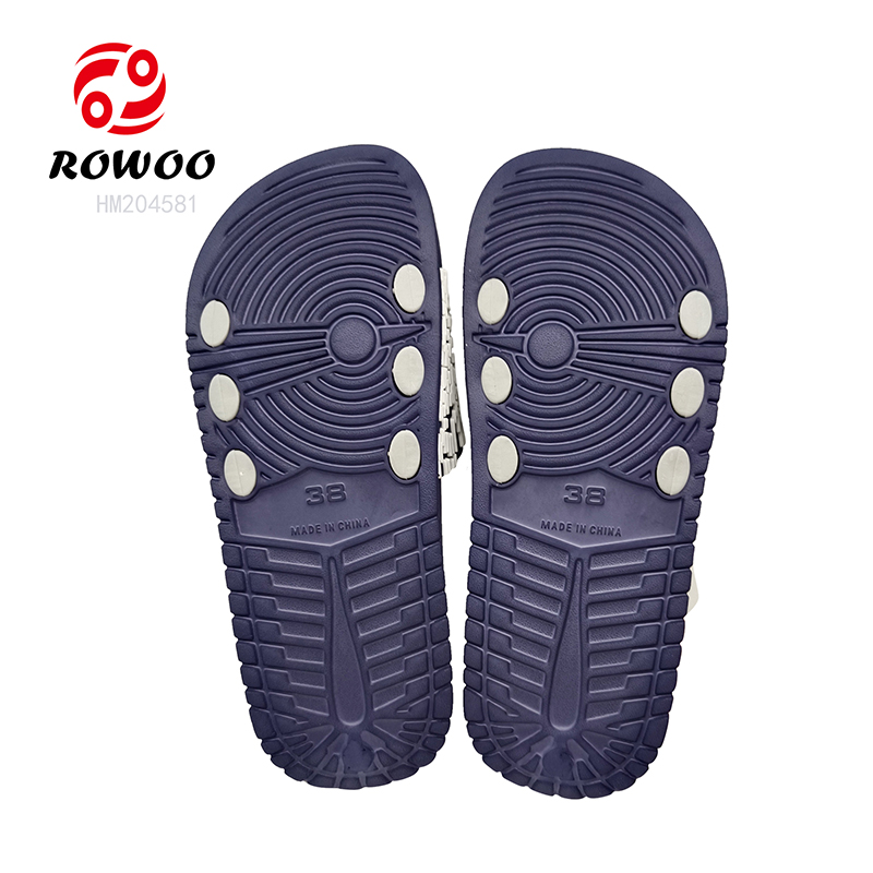 2025 Summer New Slide Sandals Outdoor Slippers, 3D Soft Surface, Essential Flat Fashion Style for Casual Beach Shoes